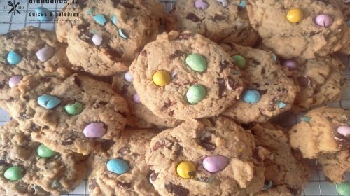 Cookies horneadas con tropezones de M&Ms