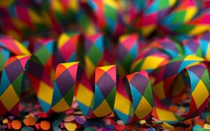 Confeti y cintas de colores para festejos