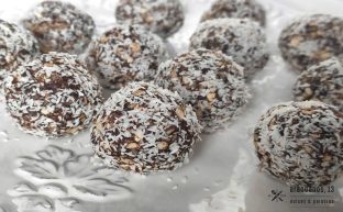 chokladbollar sobre un plato