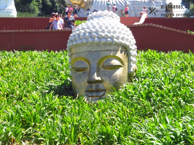Buda dorado en Buddha Eden Garden